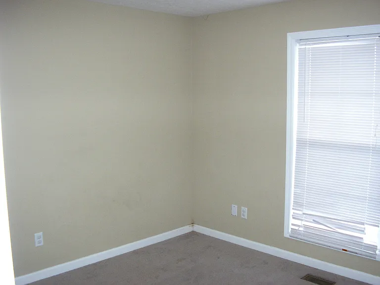210 Crow Ave #B — Photo 5