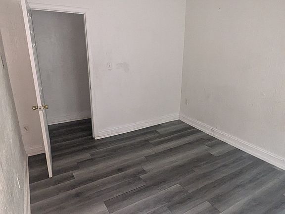 4th image of 1874 Marloes Ave #2