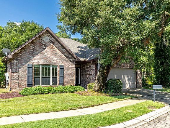 2nd image of 20 Big Oak Ln