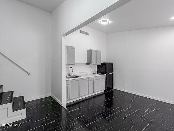 3rd image of 10408 Medwood Dr