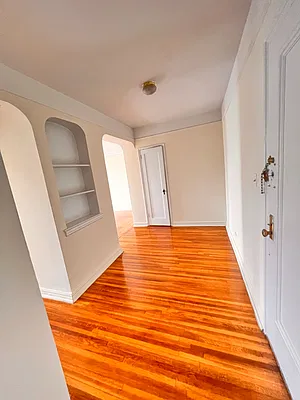 Rented by Smart NY Realty LLC | media 7