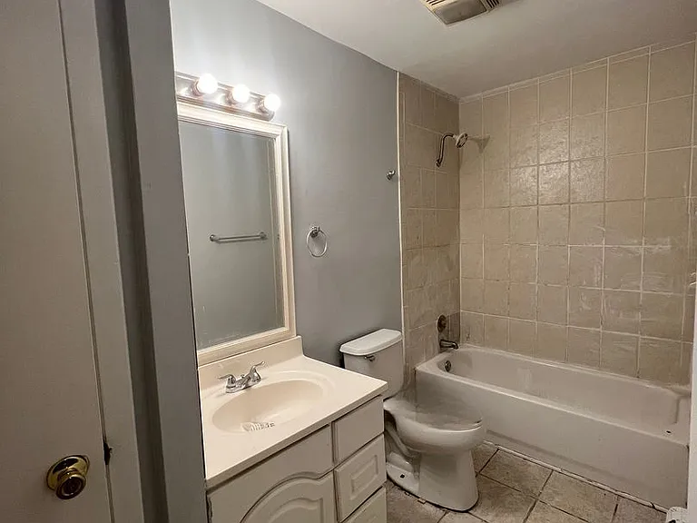 2A E Dundee Quarter Dr #108 — Photo 10