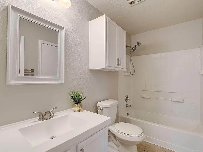 5713 Abby Ann Ln — Photo 12