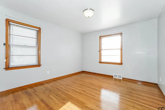 5158 Arch St — Photo 7