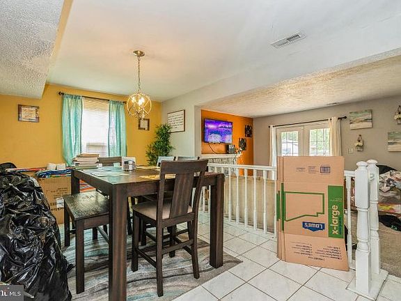 4th image of 185 Villa Knoll Ct