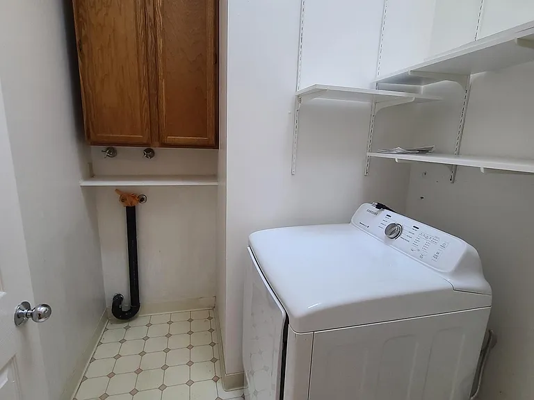 64 Norwood Ave — Photo 16