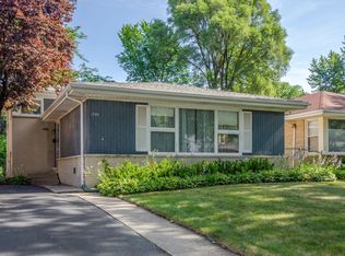 1703 Keeney St, Evanston, IL 60202