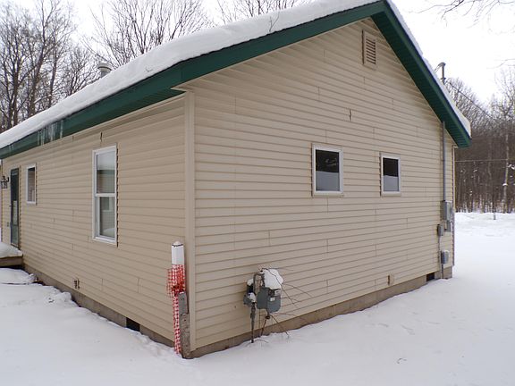 4th image of 4682 E Circle Dr NE