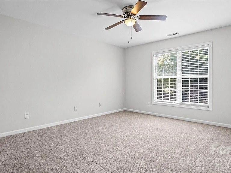 125 Forest Ridge Rd — Photo 30