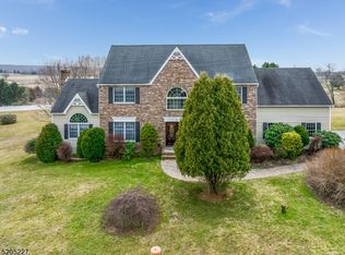 9 Manners Rd, Ringoes, NJ 08551