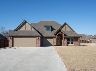 8014 N 144th East Ave, Owasso, OK 74055