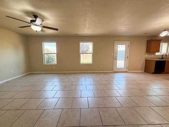 4th image of 1309 Spruce Meadows Dr NE