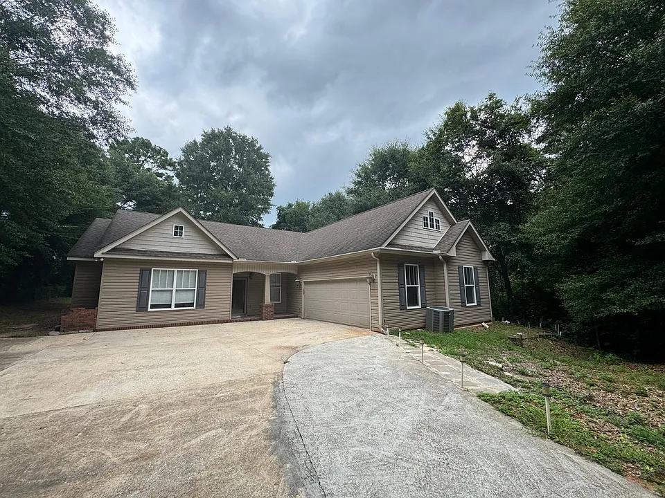 2913 Peachtree Dr