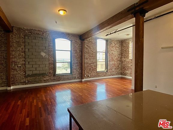 2nd image of 652 Mateo St #201