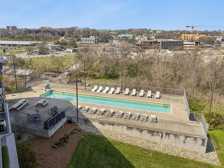 400 Herron Dr #418 — Photo 4