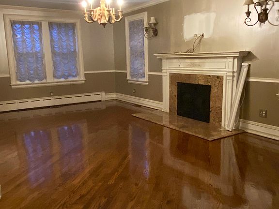 5th image of 15802 Powells Cove Blvd Floor 1