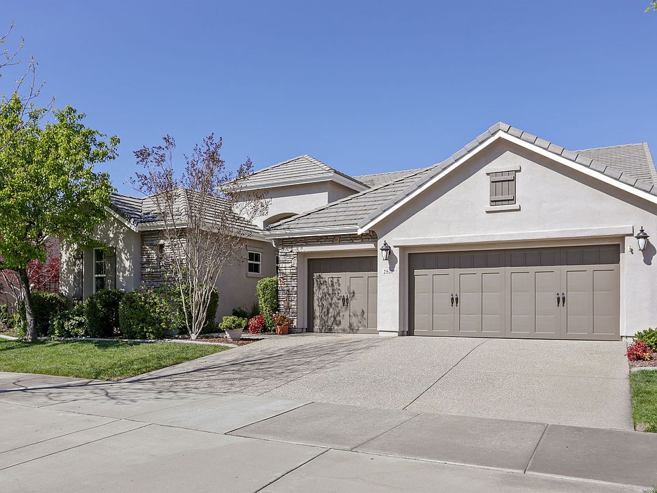 1st image of 2521 Heritage Park Ln