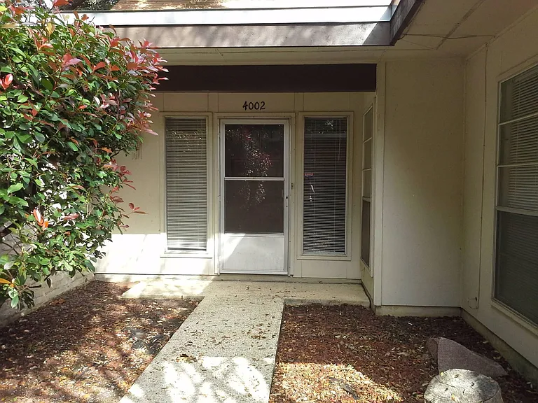 4002 Glenrock Dr #4002 — Photo 2
