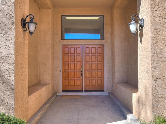 3rd image of 6001 Papaya Pl NE