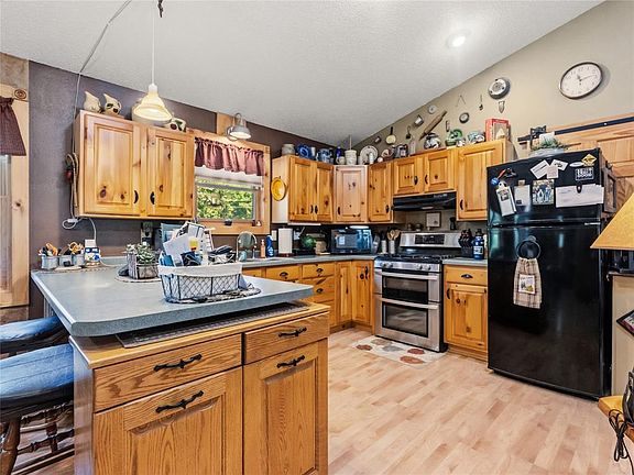5th image of 2865 28 1/8 Avenue