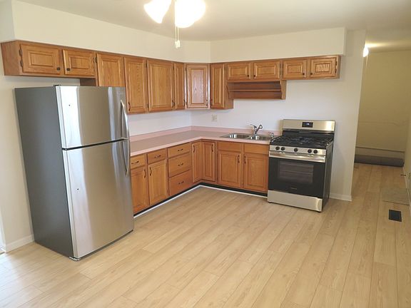 4th image of 827 Cypress Ct