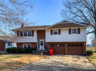 17 Shaw Ct, Macon, IL 62544