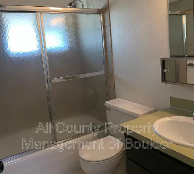3257 Stanford Ave — Photo 3
