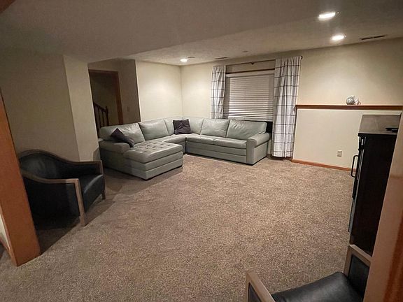 3rd image of 463 Oxford Dr #A