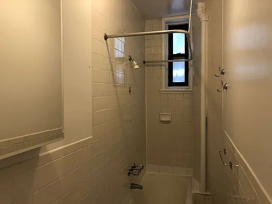 Rented by GreenVill Real Estate LLC | media 18