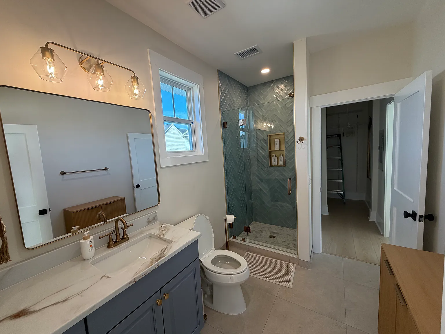 1 bed, 640 sqft, $2,150 — Photo 3