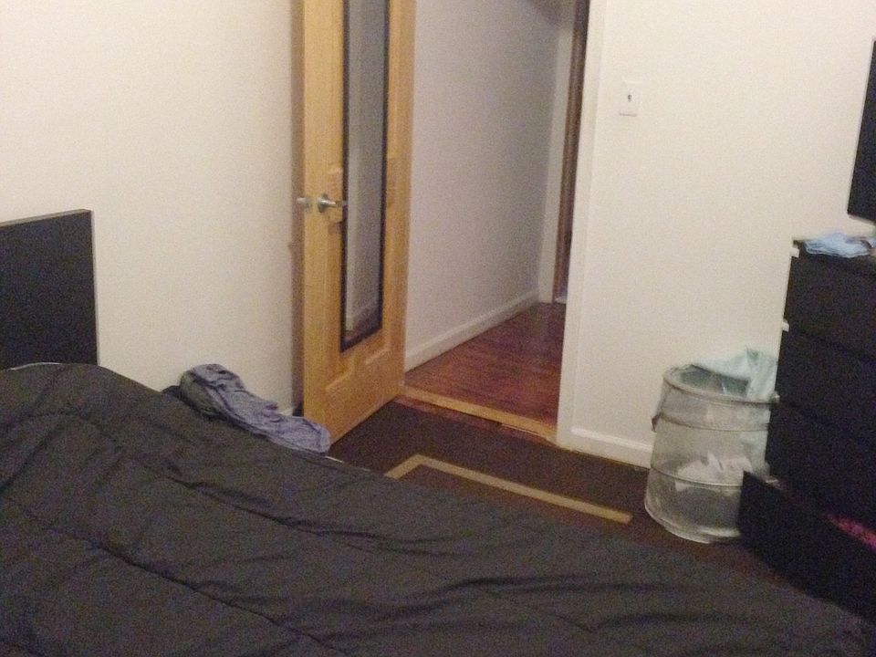 1st image of 3133 32nd St