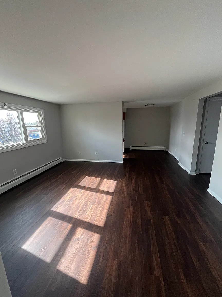 94 Berkshire Ave APT 4 photo 1