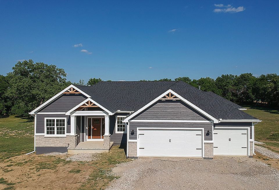 1st image of 22940 Necole Rd