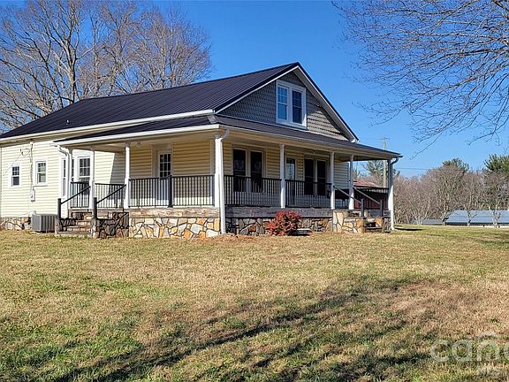 2nd image of 2601 Country Acres Pl