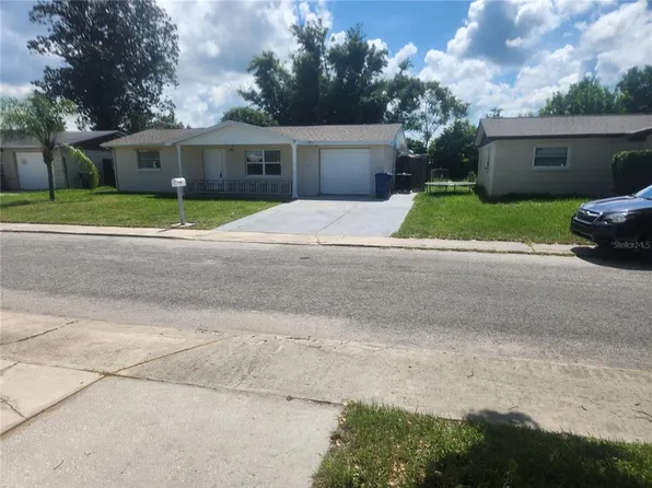 1024 Deal Ln, Holiday, FL 34691