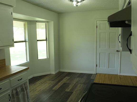5th image of 3414 Jewell Dr