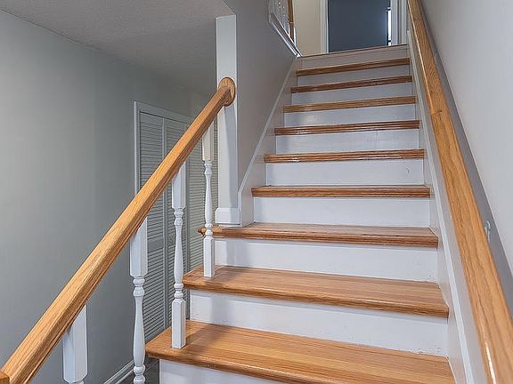 4th image of 245 Brooks Dr