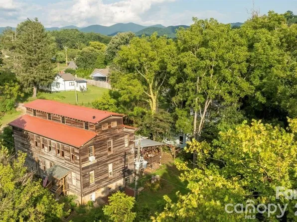 1 Old Mill Ln, Weaverville, NC 28787