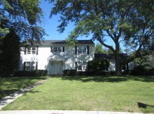 275 Bellingham Dr, Barrington, IL 60010