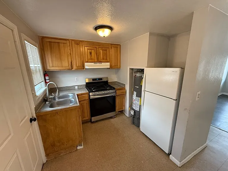 7378 Oneida Dr — Photo 3