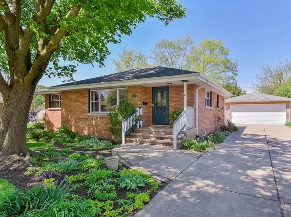 827 Parkside Dr, Wheaton, IL 60187
