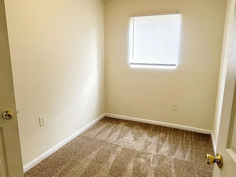 1822 Williamsburg Rd #9 — Photo 10