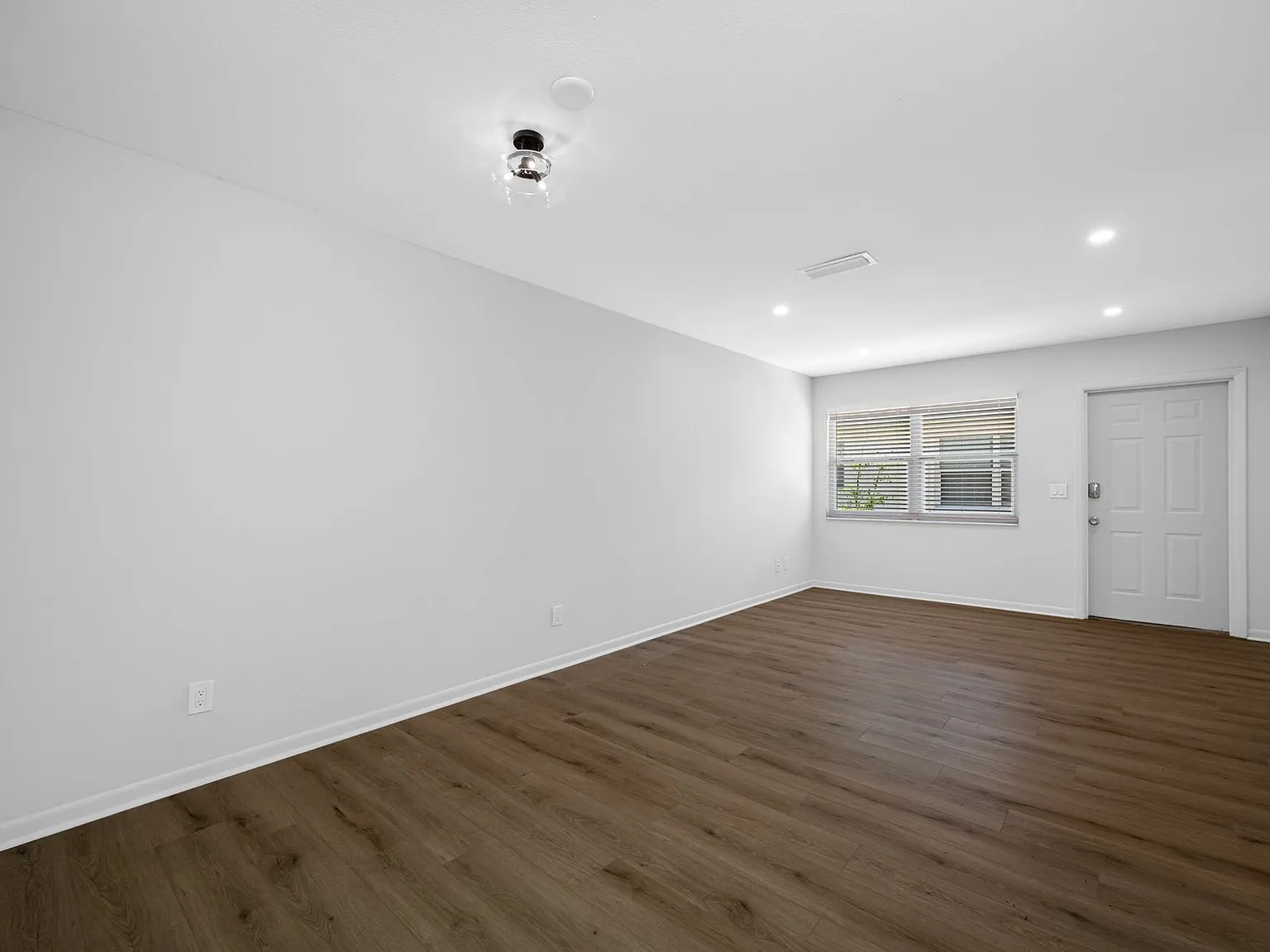 Northcrest Villas — Photo 3