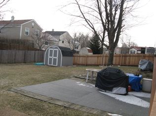 827 S Cleburne Ave, Bartlett, IL