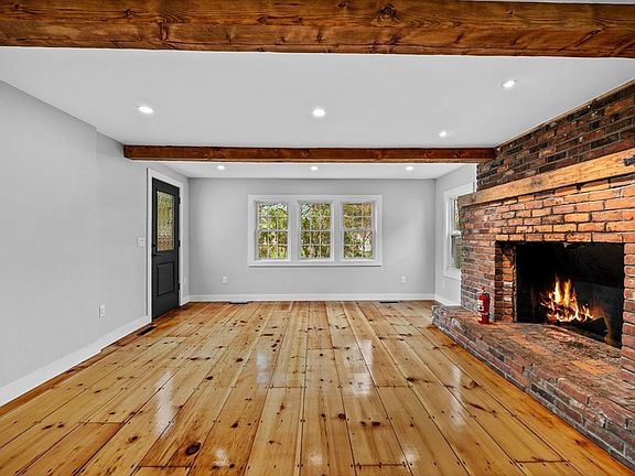 5th image of 388 Water St
