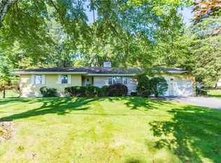 17 Deer Run Rd, Poughkeepsie, NY 12603