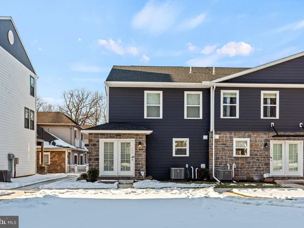 109 High Pointe Dr, Hummelstown, PA 17036
