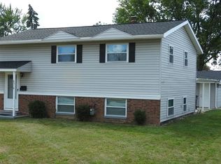 6316 Edgehurst Dr, Brook Park, OH 44142