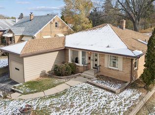 922 24th St, Rockford, IL 61108