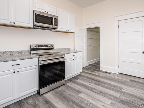 5th image of 3421 Oaklawn Blvd